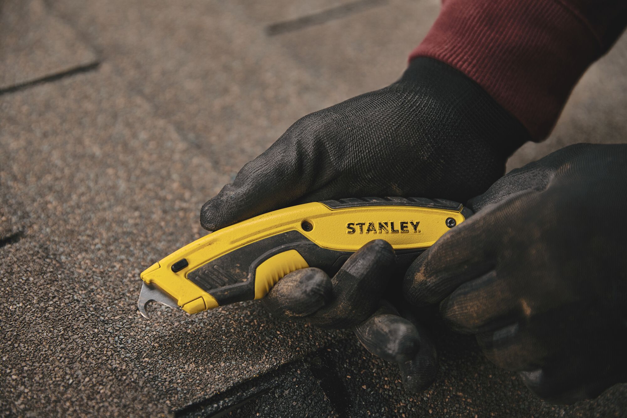 Retractable Utility Knife ready to use.